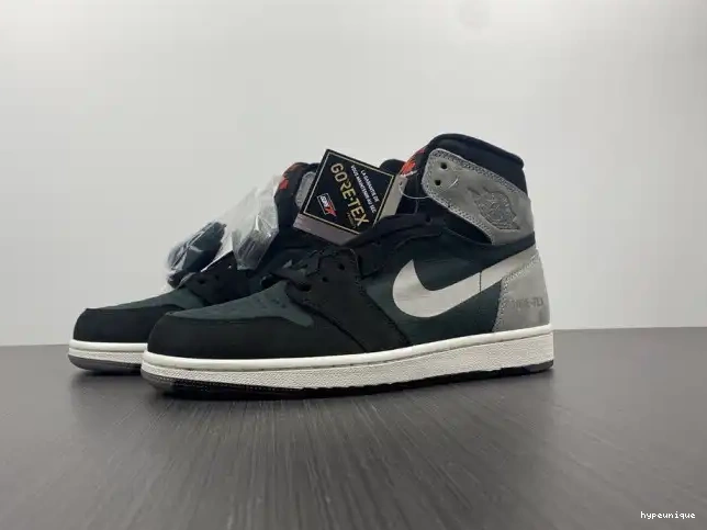 HYPE Black Jordan Gore-Tex High Particle 1 Element Retro Grey DB2889-001 0610